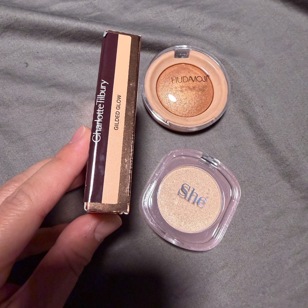 Charlotte Tilbury Gilded Glow & Assorted Highlighters - Shimmery Gold